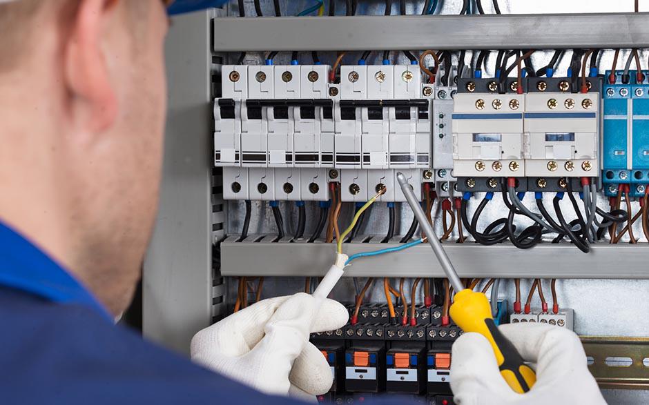 cherche électricien pas cher Paris 20